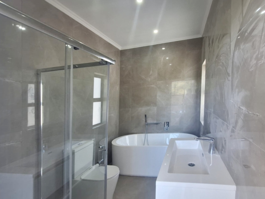 To Let 4 Bedroom Property for Rent in Redstone Private Country Estate North West